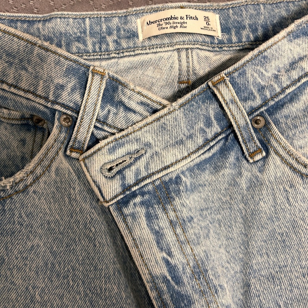 Abercrombie & fitch 90’s straight ultra high rise